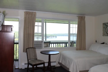 Lake Inn Sunapee Premium Double Balcony Room